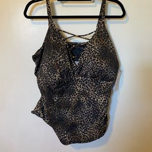 NWT Leopard print tankini swimsuit top